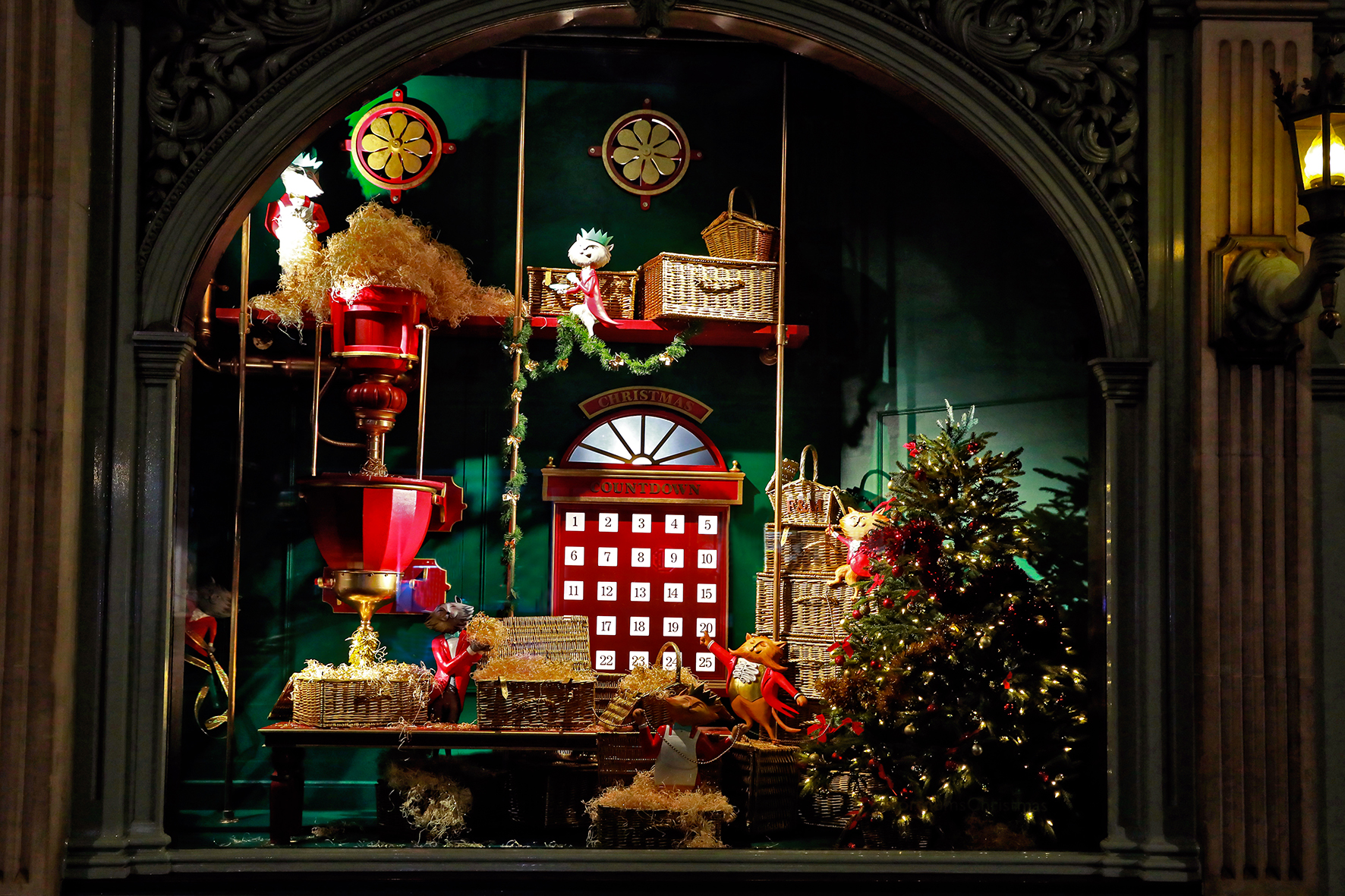 Fortnum Mason Christmas Windows 2022 Utube Behind The Curtain Of Fortnum & Mason's Festive Windows | News | Speciality  Food Magazine
