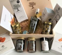 Luxurious Wooden Hamper Box