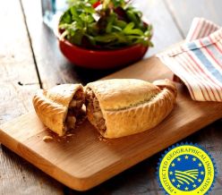 field fare Traditional Steak Cornish Pasty