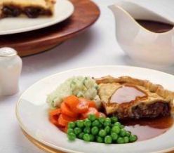 field fare Family Steak and Ale Pie