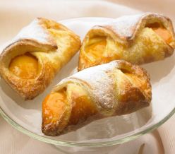 field fare Apricot Danish