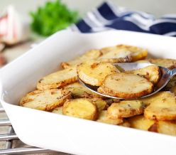 field fare Sliced Roast Garlic and Thyme Potatoes