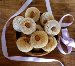 amaretti morbidi alla mandorla di Avola