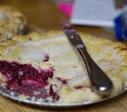 field fare Gluten Free Bramley Apple & Raspberry Pie