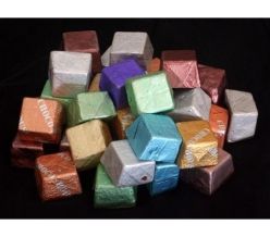 HANDCRAFTED CENTRE FILLED PREMIUM CHOCOLATES