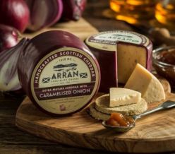 Isle of Arran Cheddar with Caramelised Onion (200g)